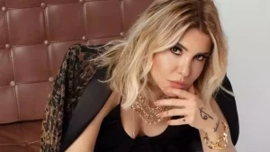 yepyeni-gulben-ergen-seyirci-karsisinda