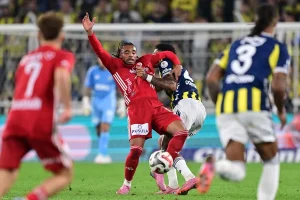 Fenerbahçe, Antalyaspor'u iki golle geçti