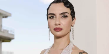 birce-akalaydan-surpriz-hamle-unlu-dostlarini-tek-tek-sildi-wwgk